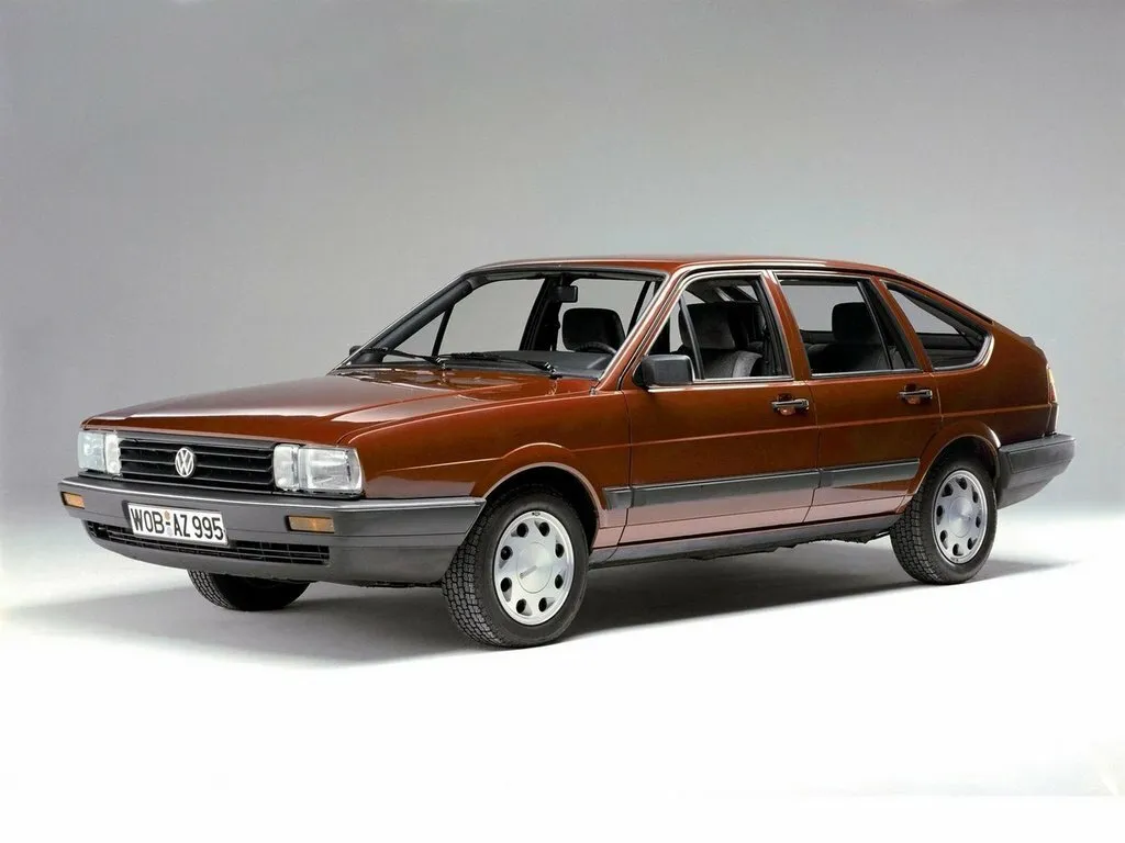 Volkswagen Passat 1.3 MT (60 л.с.)