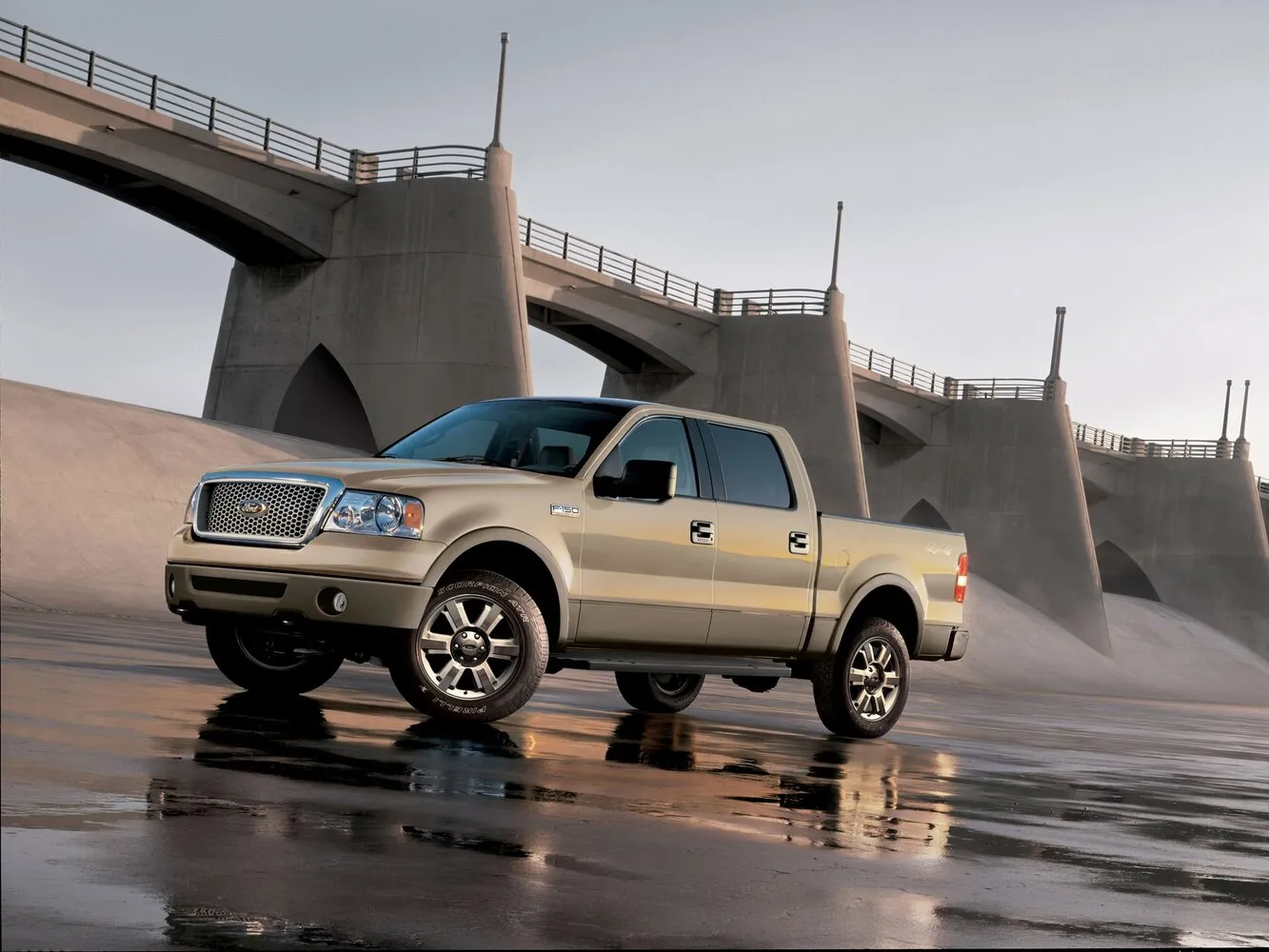 Ford F-150 4.6 AT (252 л.с.)