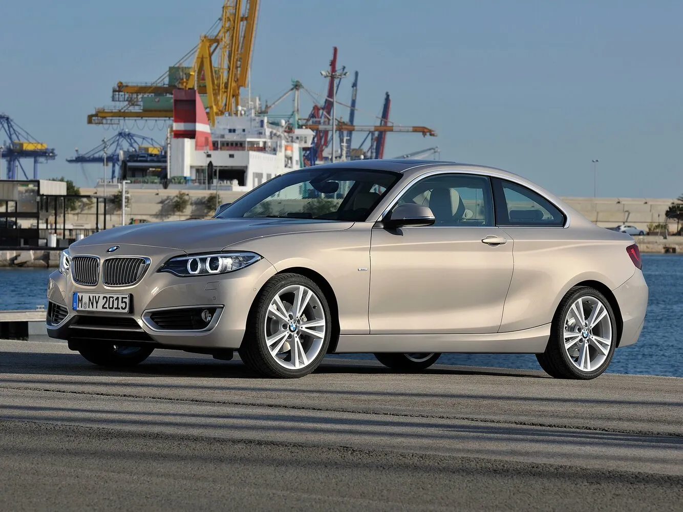BMW 2 серии F22