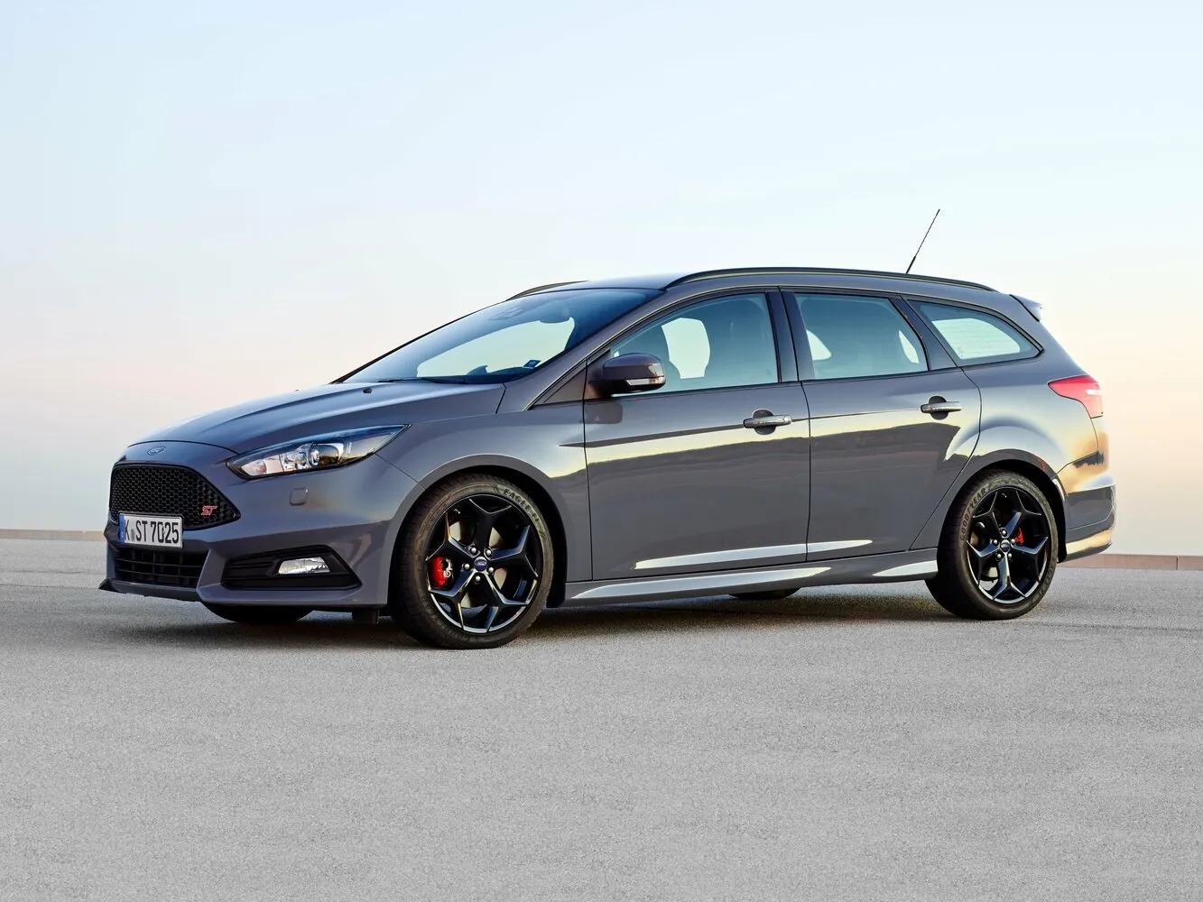 Ford Focus ST 2.0d MT (185 л.с.)