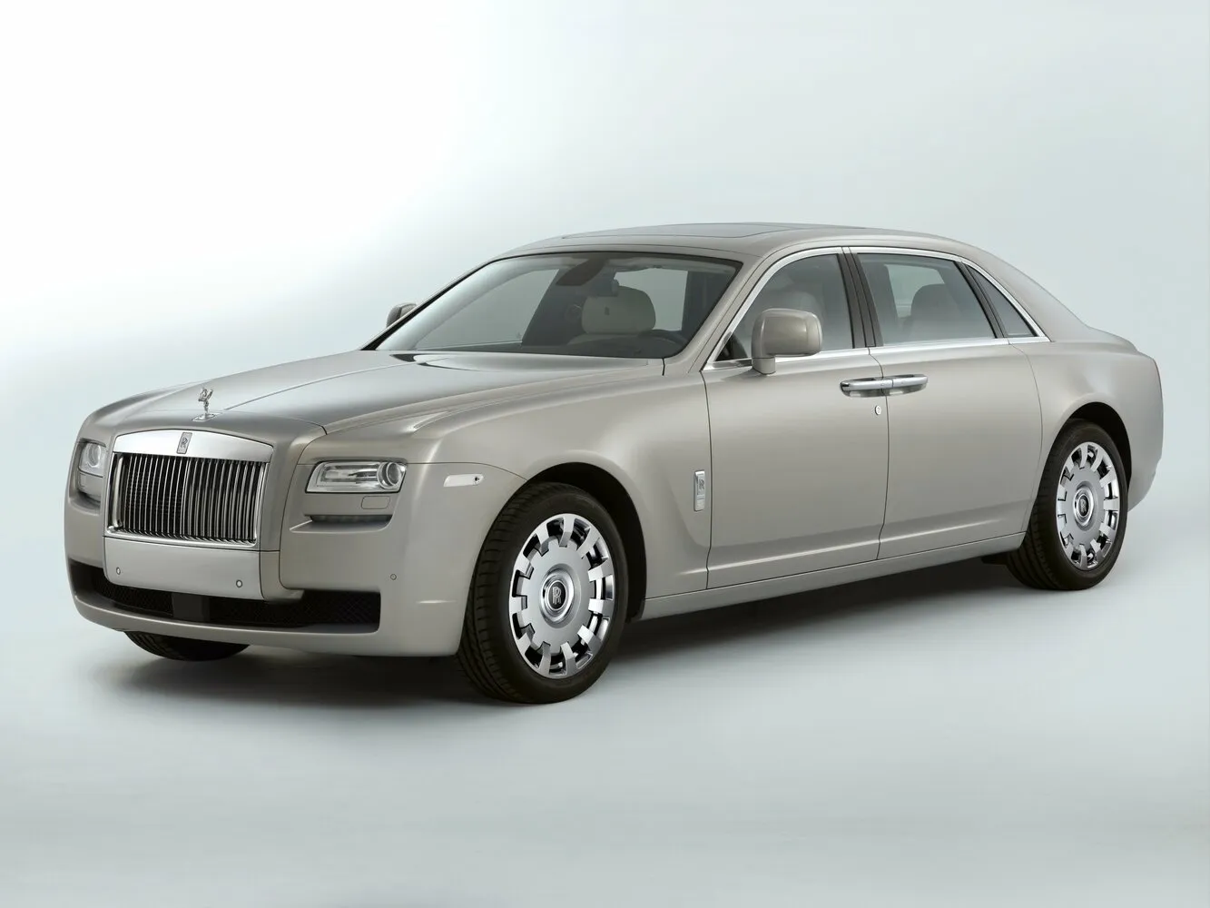 Rolls-Royce Ghost Extended 6.6 AT (570 л.с.)