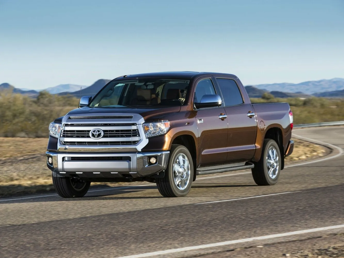 Toyota Tundra CrewMax 5.7 AT (381 л.с.) 4WD