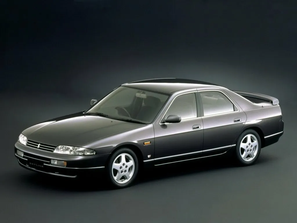Nissan Skyline IX (R33)