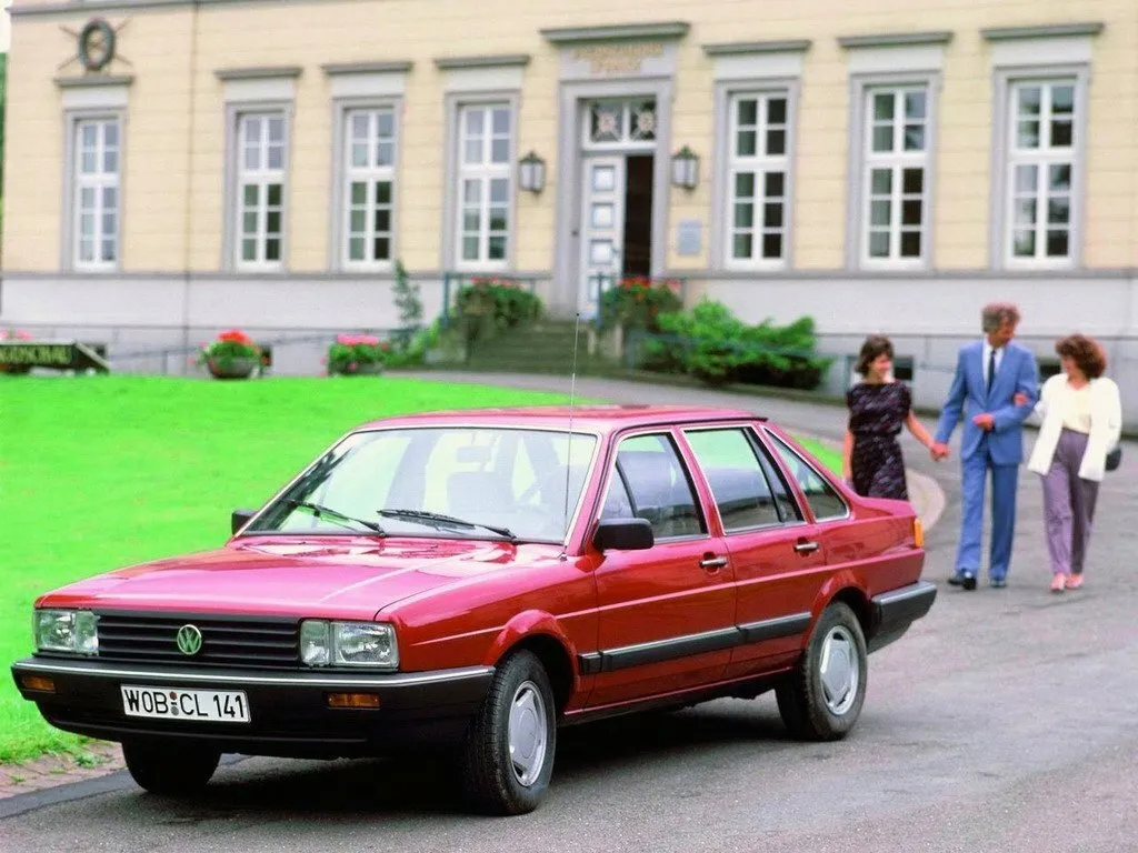 Volkswagen Passat 1.8 MT (87 л.с.)