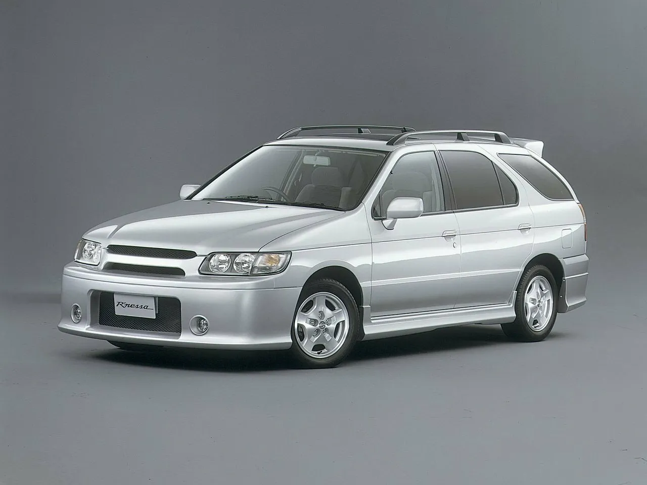Nissan R'nessa 