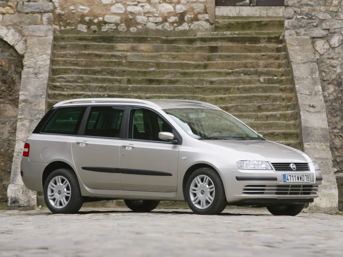Fiat Stilo 1.9d MT (115 л.с.)