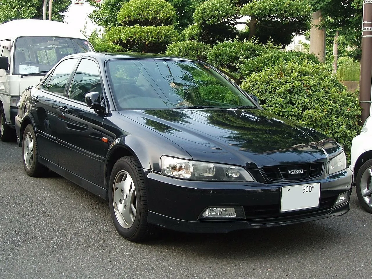 Isuzu Aska IV