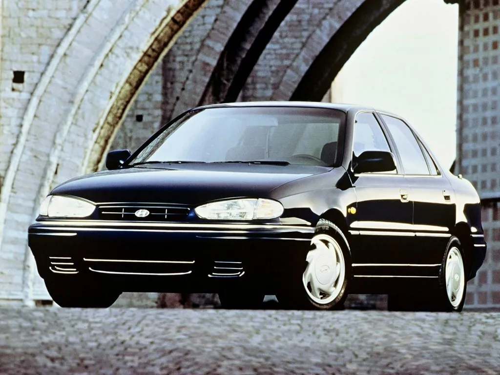 Hyundai Elantra I (J1)