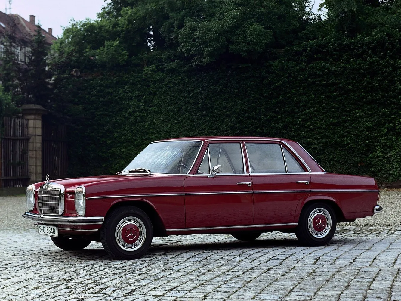 Mercedes-Benz W115