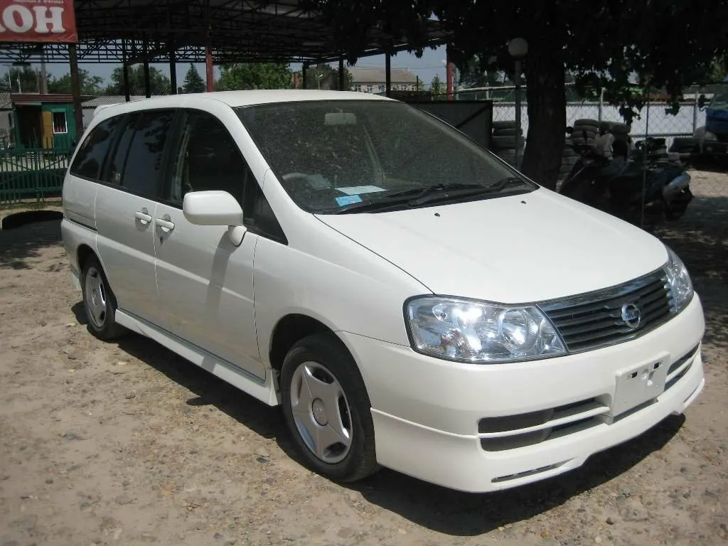 Nissan Prairie III (M12)
