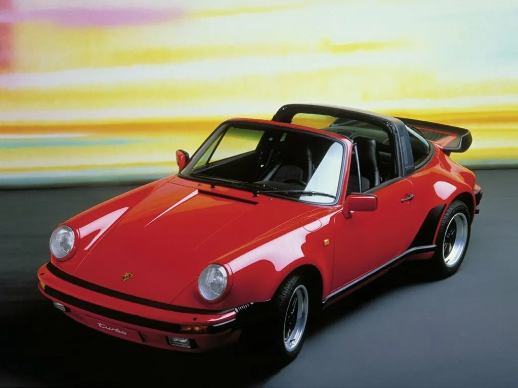 Porsche 911 Targa 3.2 MT (218 л.с.)