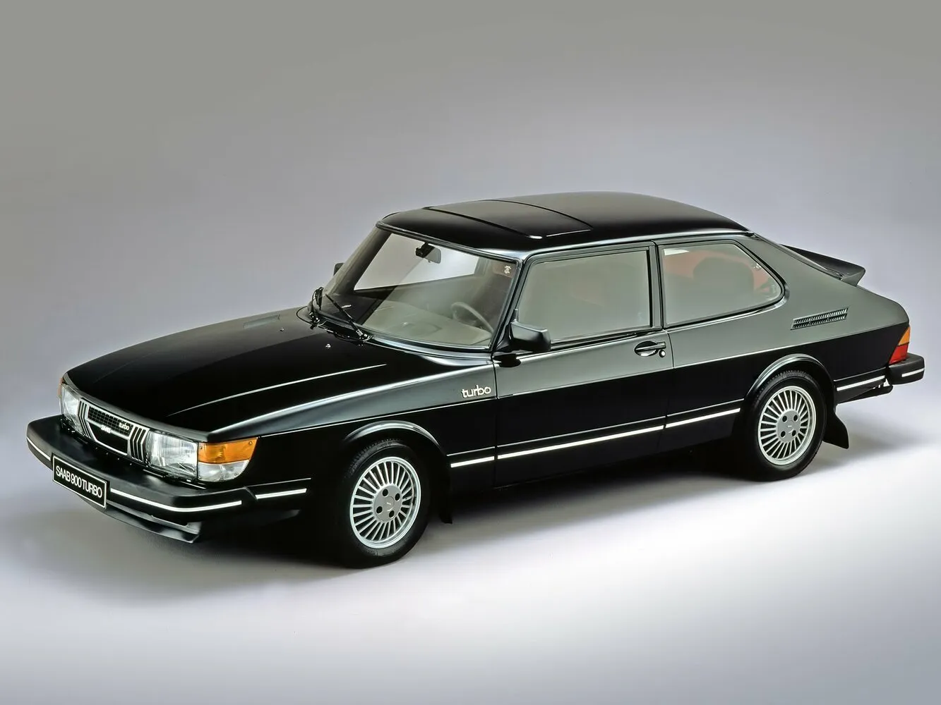 Saab 900 2.0 AT (118 л.с.) 4WD