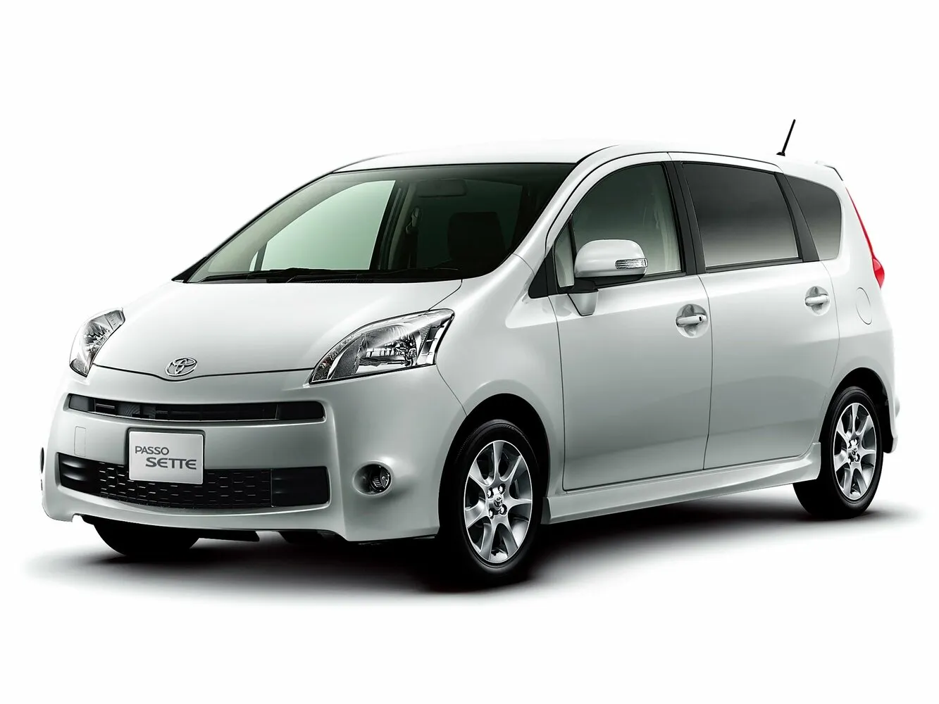 Toyota Passo Sette 