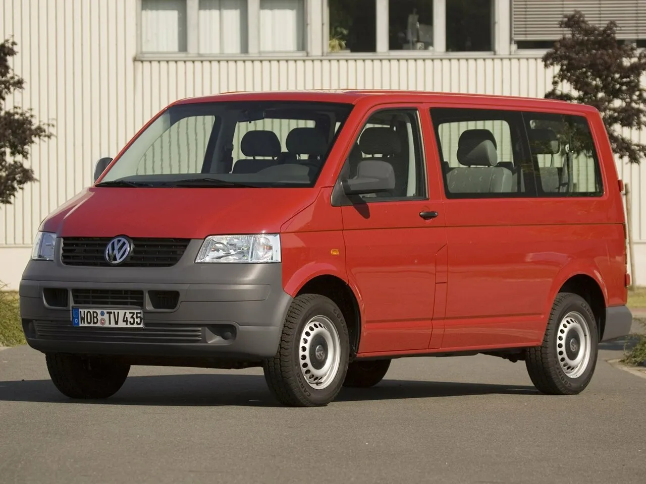 Volkswagen Transporter 2.5d AT (174 л.с.)