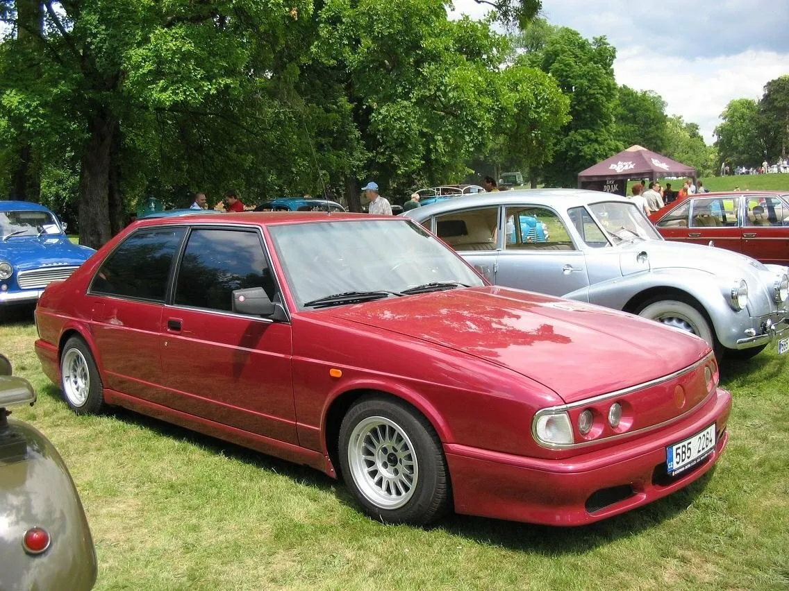 Tatra T700