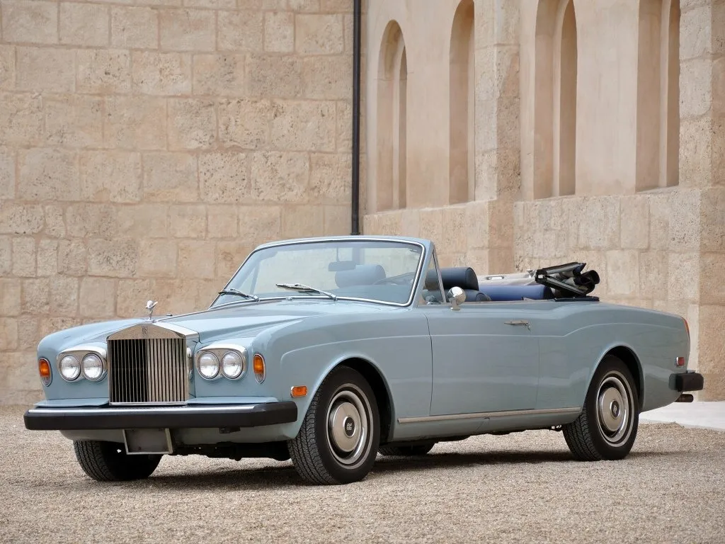 Rolls-Royce Corniche 6.8 AT (260 л.с.)