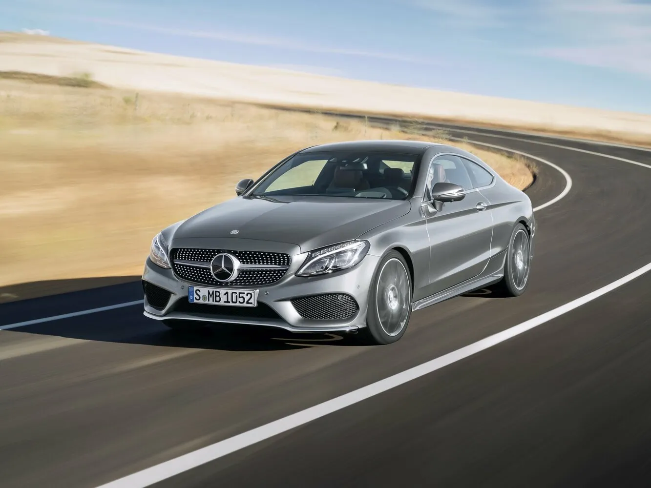 Mercedes-Benz C-Класс 300 2.0 AT (245 л.с.) 4WD