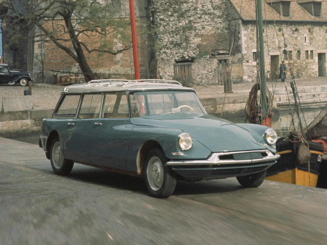 Citroen DS 19 1.9 MT (75 л.с.)