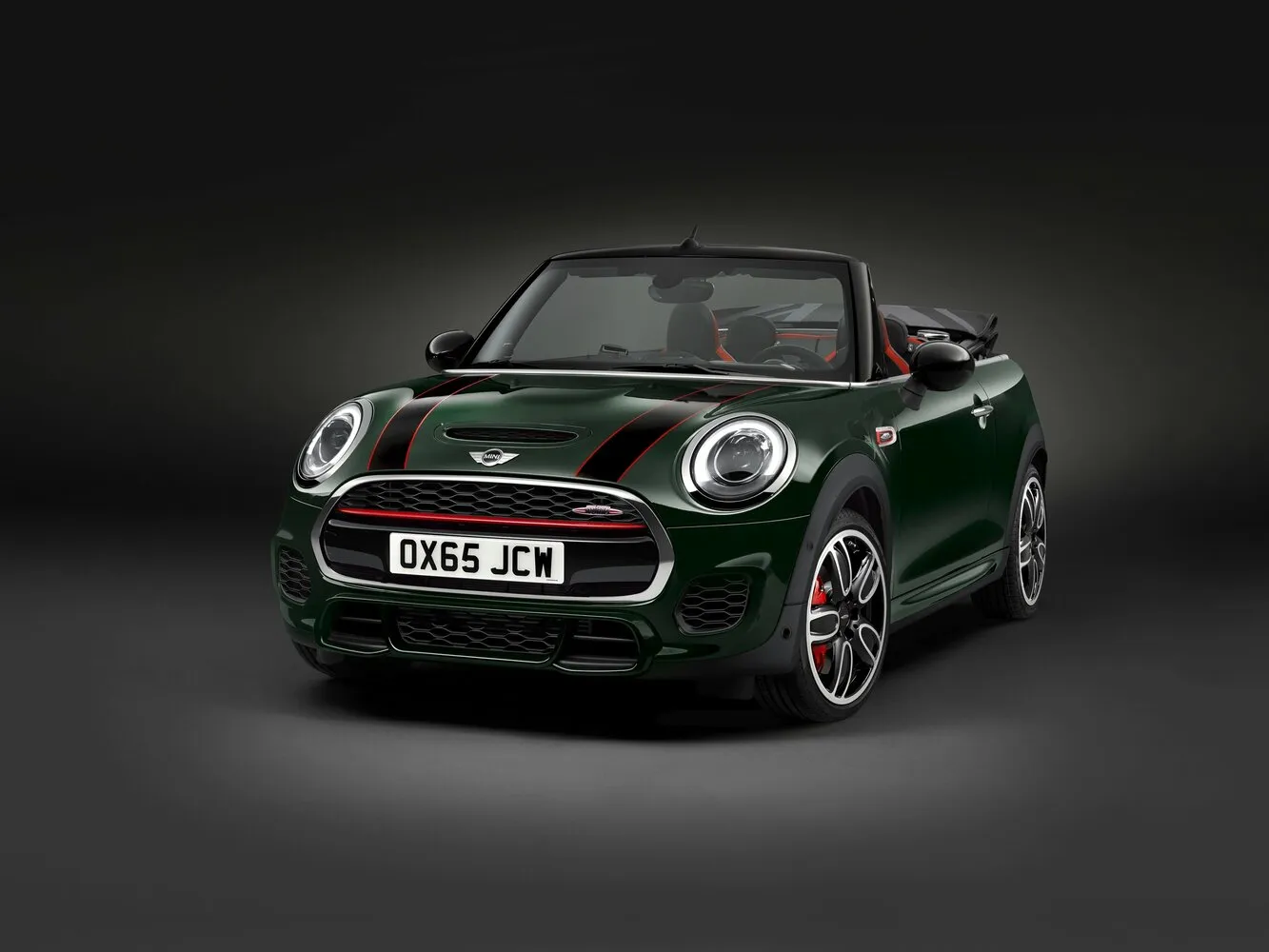 Mini Cabrio John Cooper Works 2.0 AT (231 л.с.)
