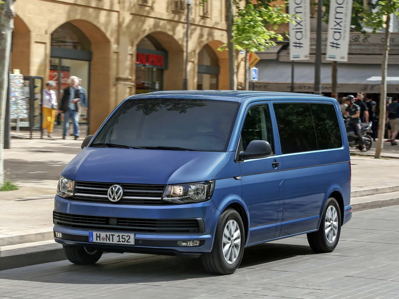 Volkswagen Multivan Long 2.0d AMT (140 л.с.)