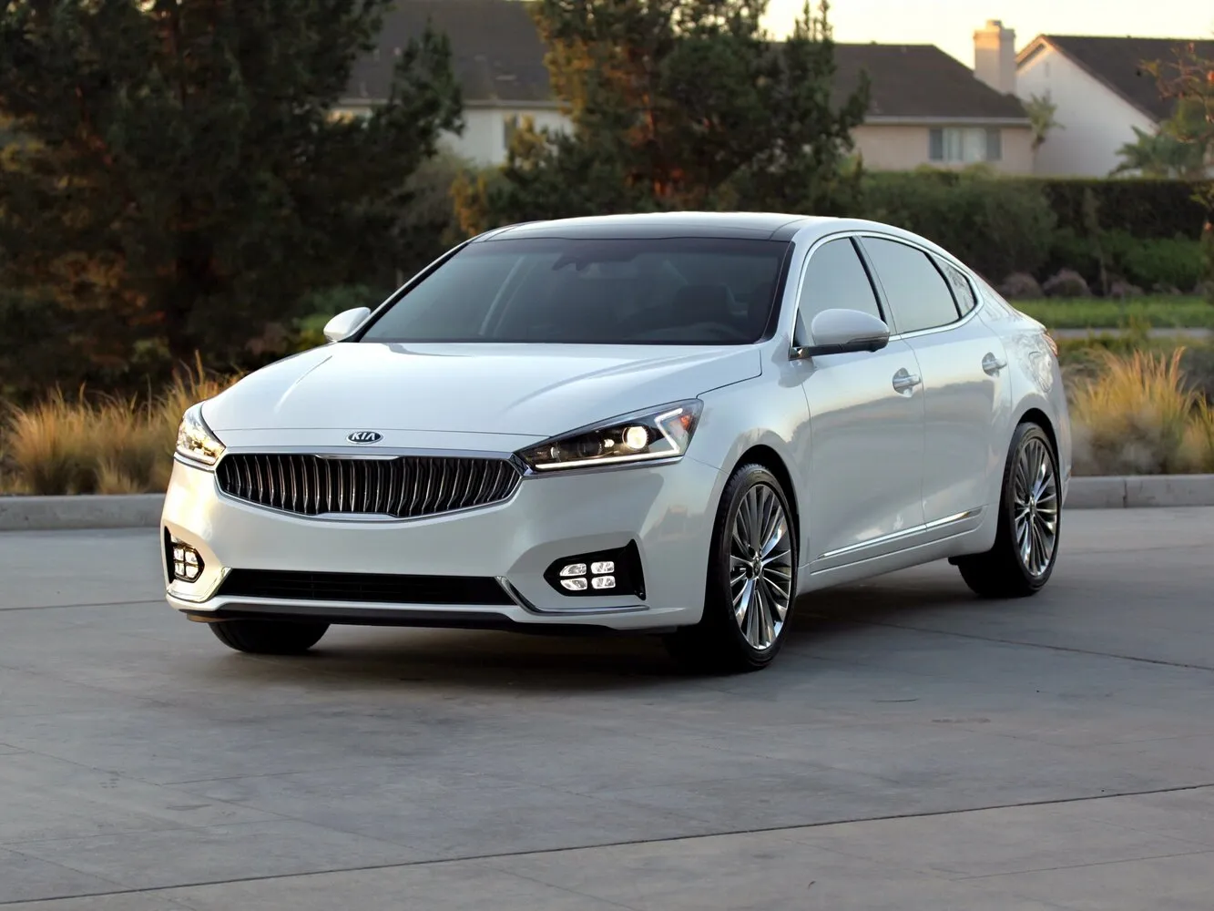 Kia Cadenza II
