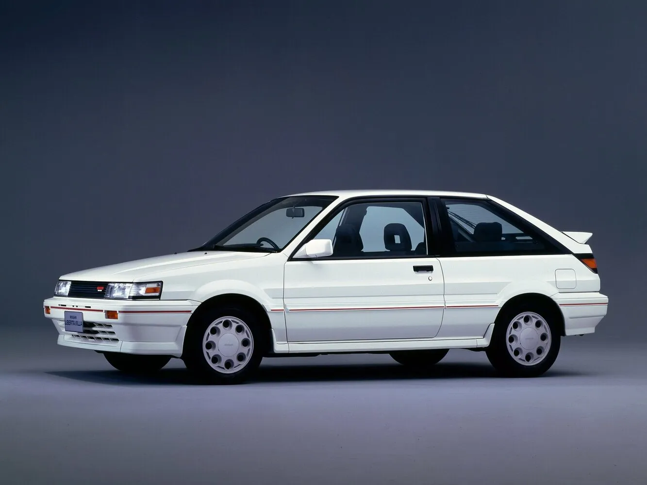 Nissan Liberta Villa 1.5 AT (97 л.с.)