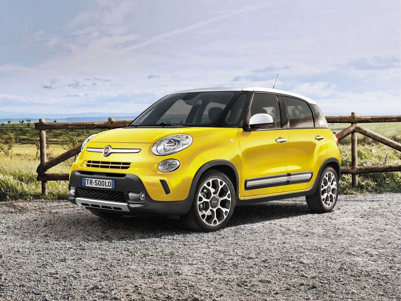 Fiat 500L Trekking 1.3d MT (85 л.с.)