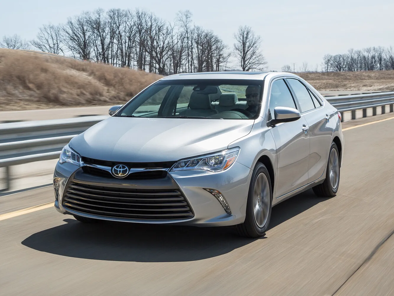 Toyota Camry US Market 2.5hyb CVT (154 л.с.)