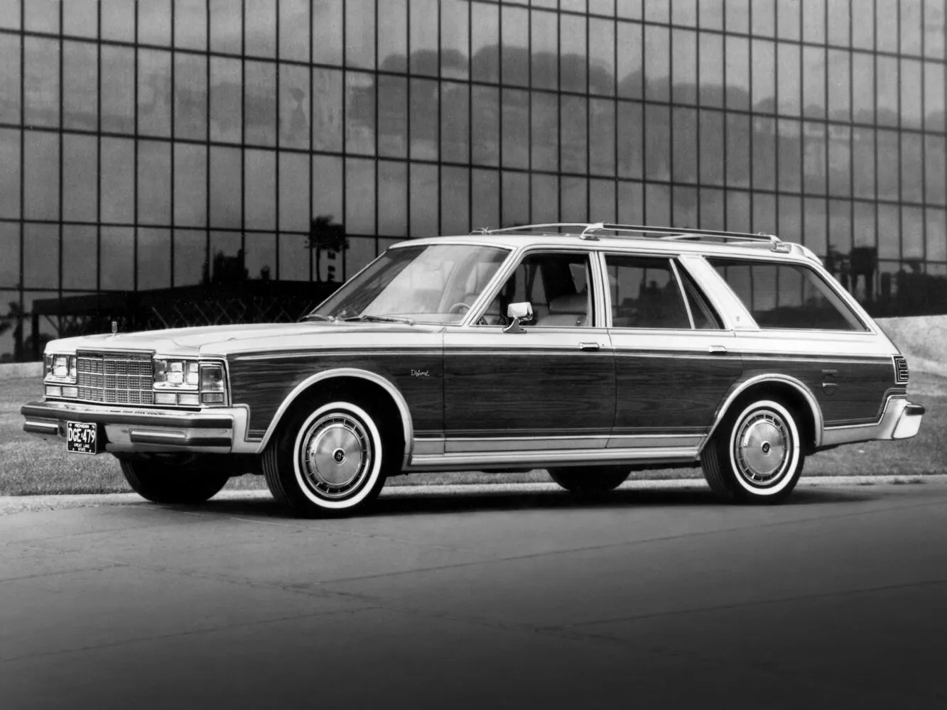 Dodge Diplomat 5.2 AT (142 л.с.)