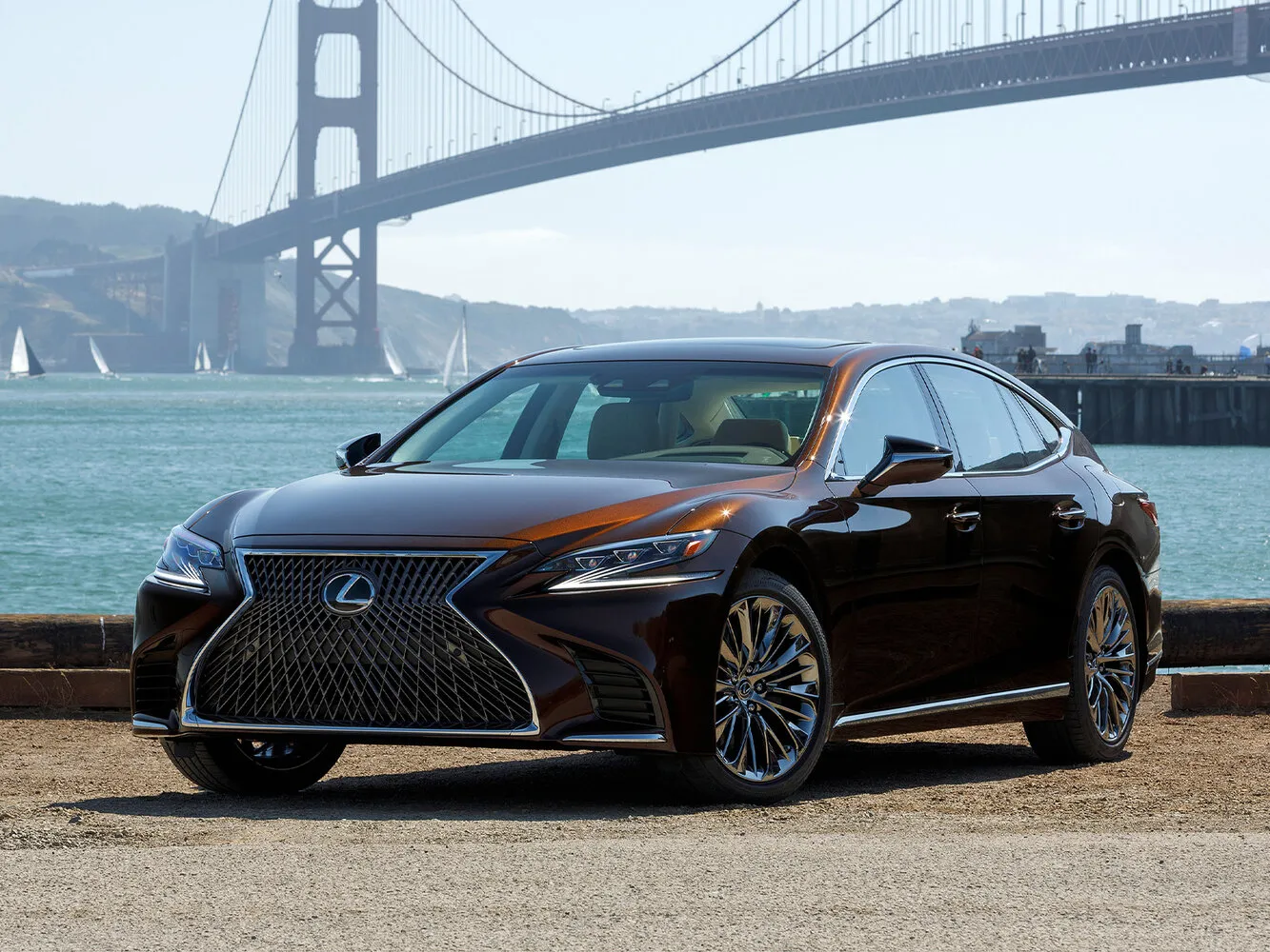Lexus LS V