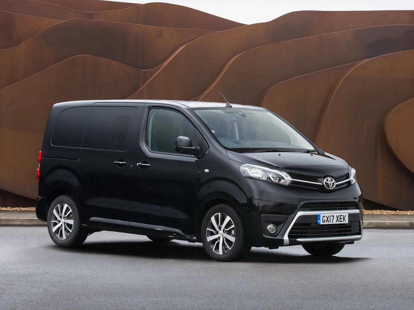 Toyota ProAce Compact 1.6d MT (95 л.с.)