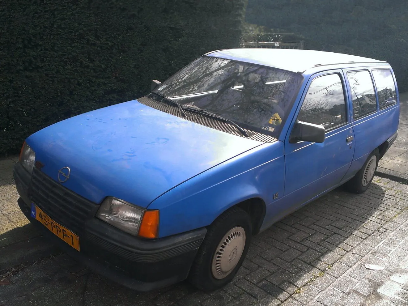 E (1984-1989)