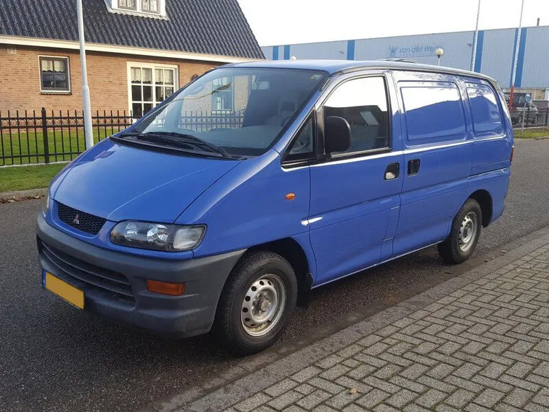 Mitsubishi L400 