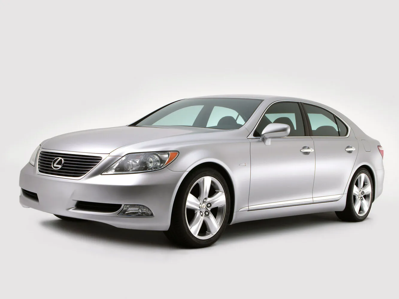 Lexus LS IV