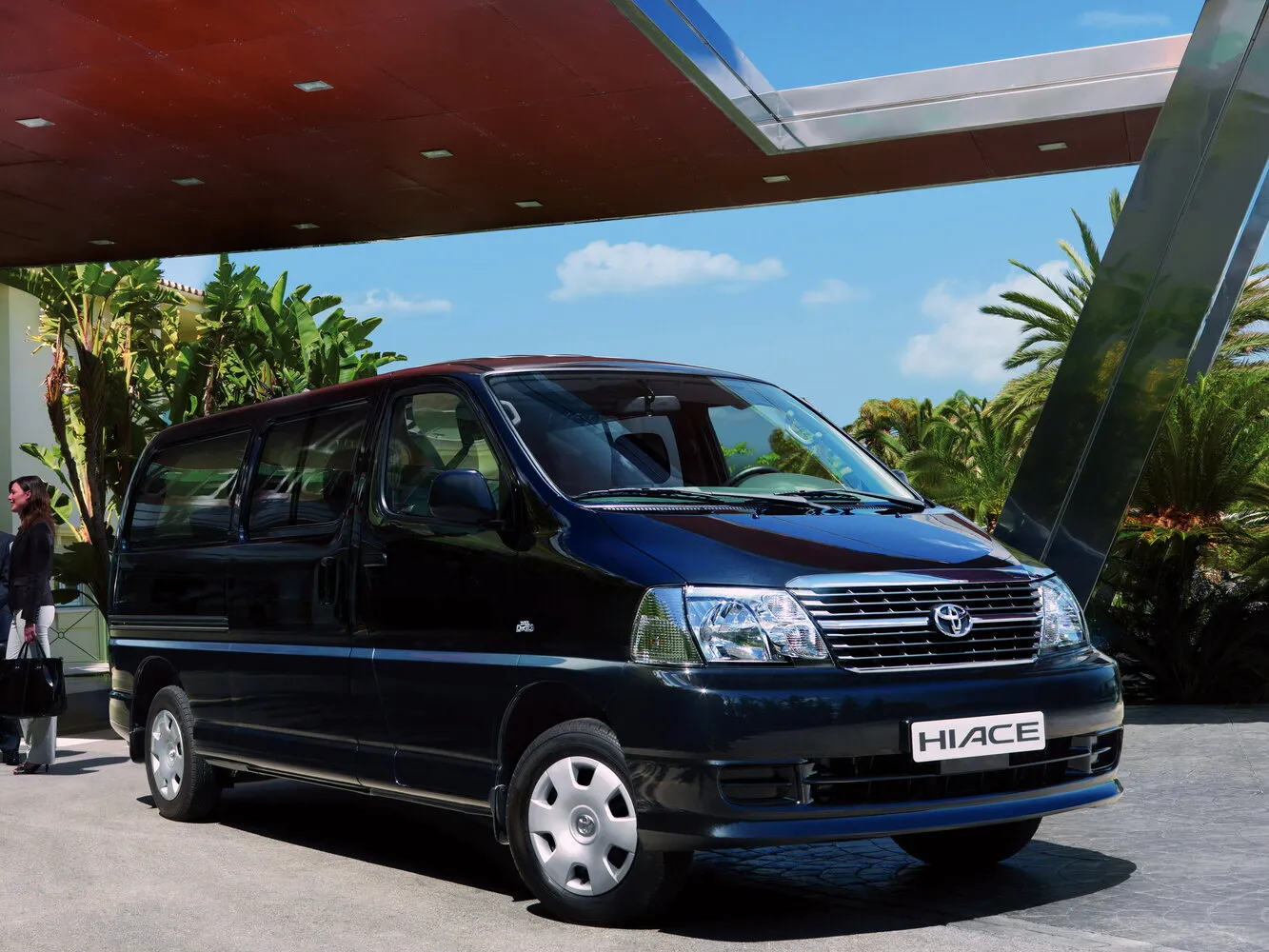 Toyota HiAce Long 2.5d MT (117 л.с.)