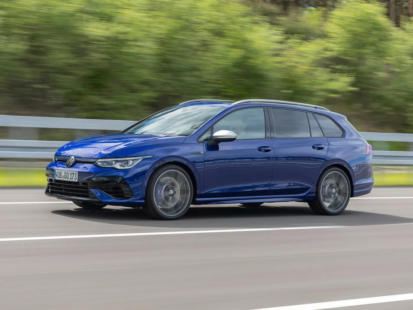 Volkswagen Golf R 2.0 AMT (320 л.с.) 4WD