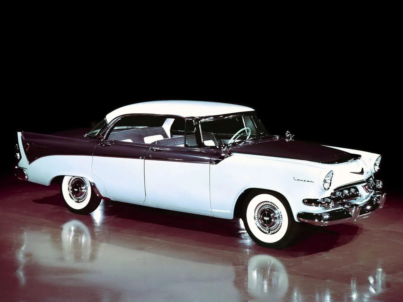 Dodge Custom Royal 4-speed 5.2 MT (260 л.с.)