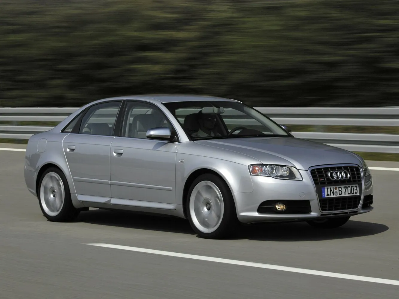 Audi S4 4.2 AT (344 л.с.) 4WD