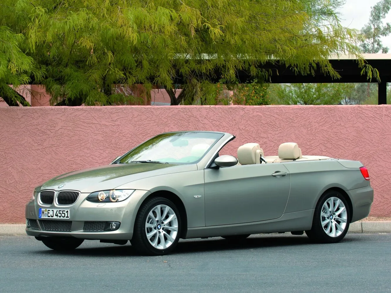 BMW 3 серии 320i 2.0 AT (156 л.с.)