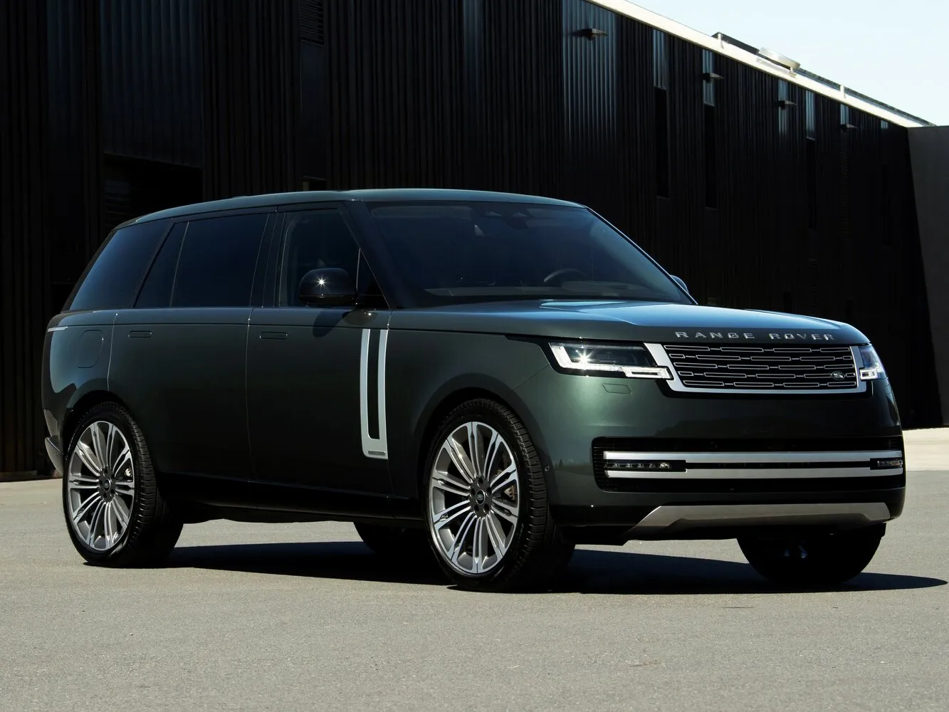 Land Rover Range Rover P530 MHEV Long 4.4 AT (530 л.с.) 4WD