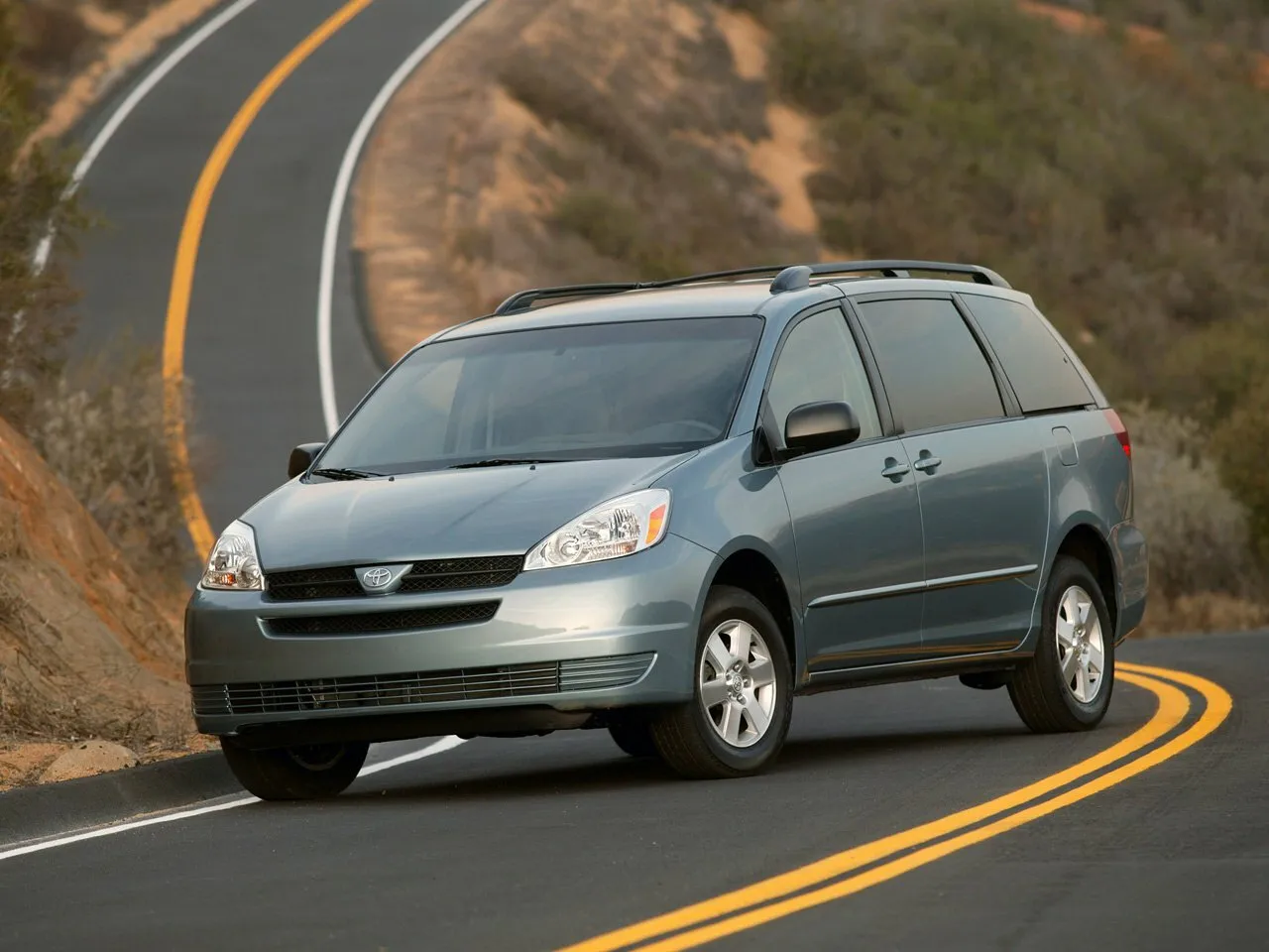 Toyota Sienna II