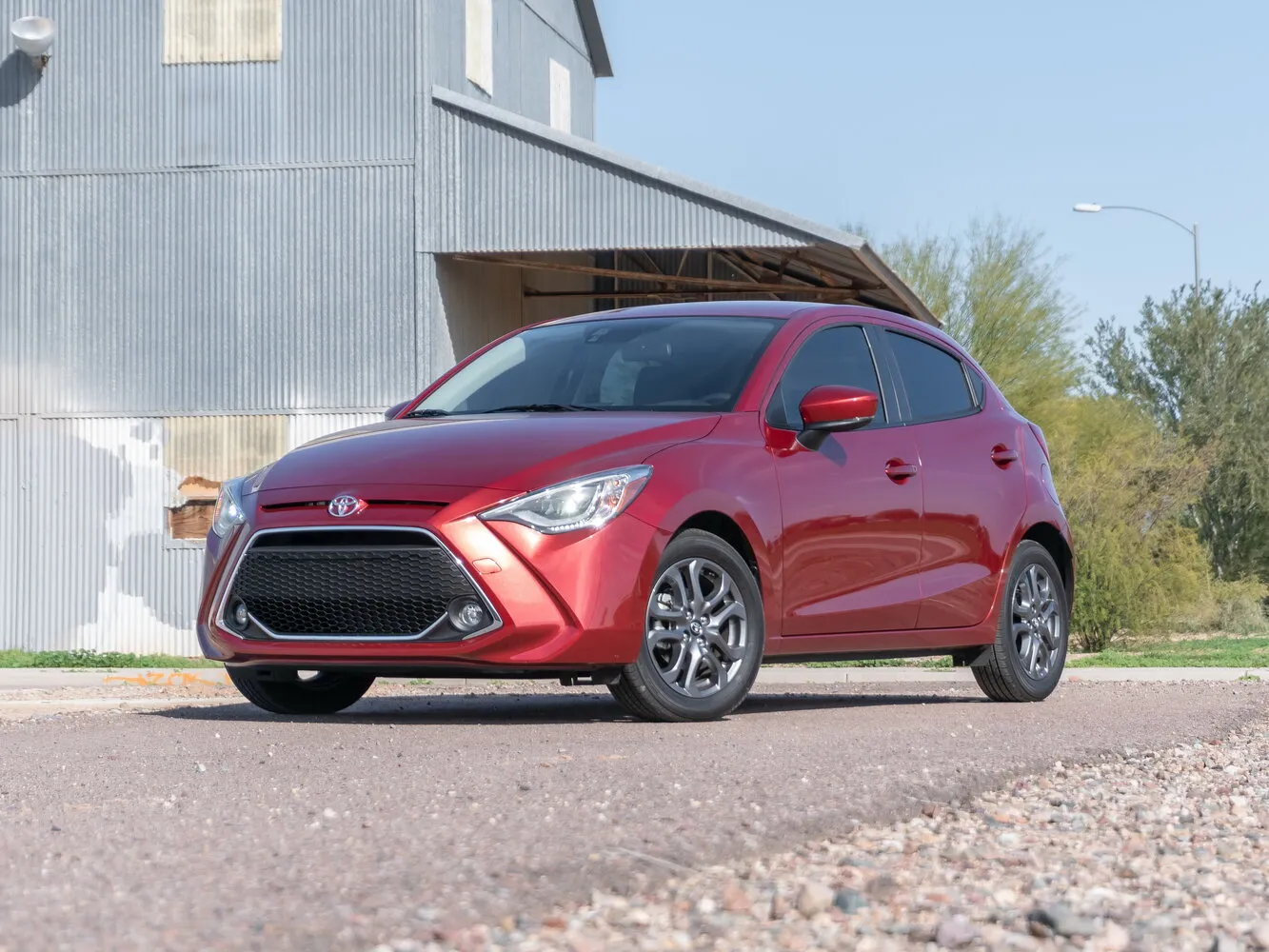 Toyota Yaris 1.5 AT (106 л.с.)