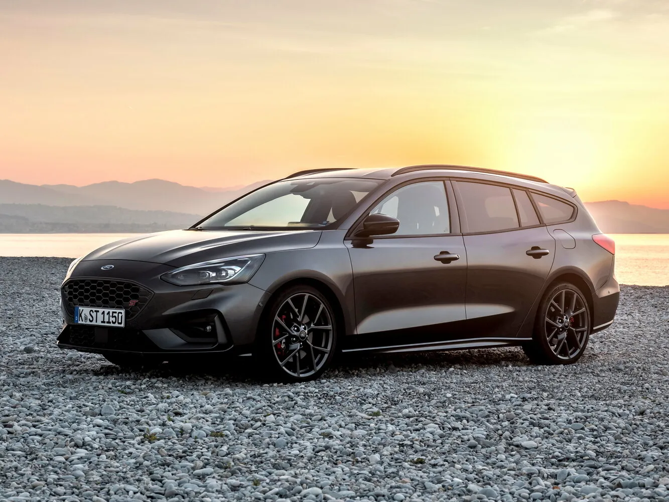 Ford Focus ST 2.3 AMT (280 л.с.)