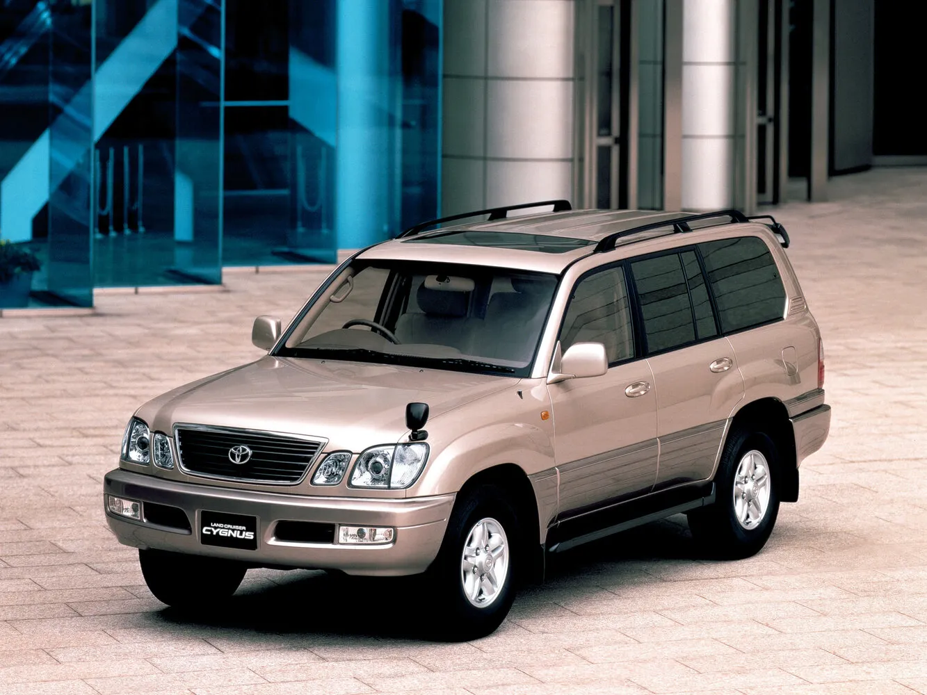 Toyota Land Cruiser Cygnus 4.7 AT (235 л.с.) 4WD