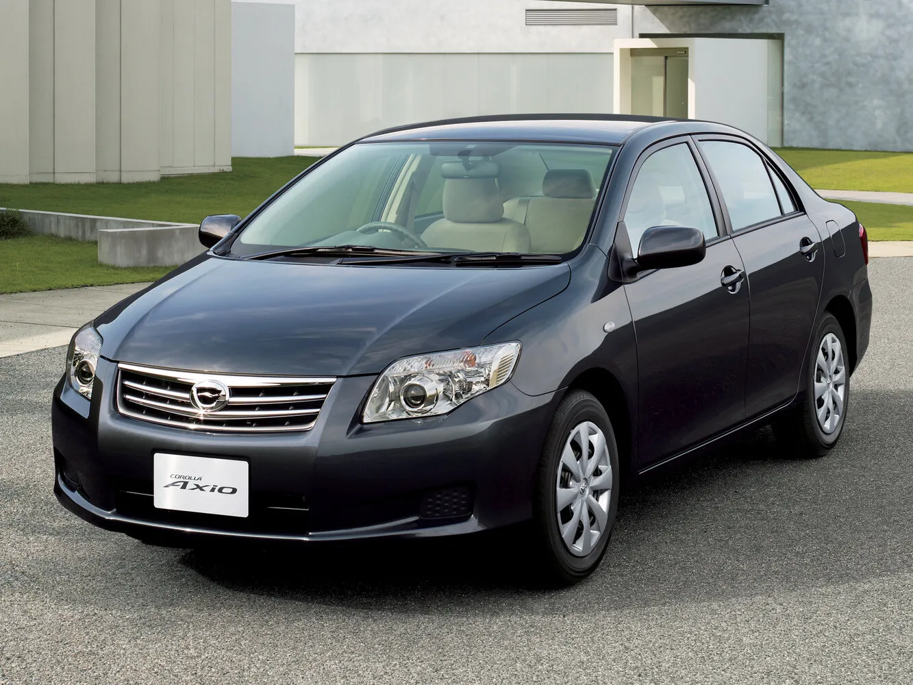 Toyota Corolla Axio 1.8 CVT (144 л.с.)