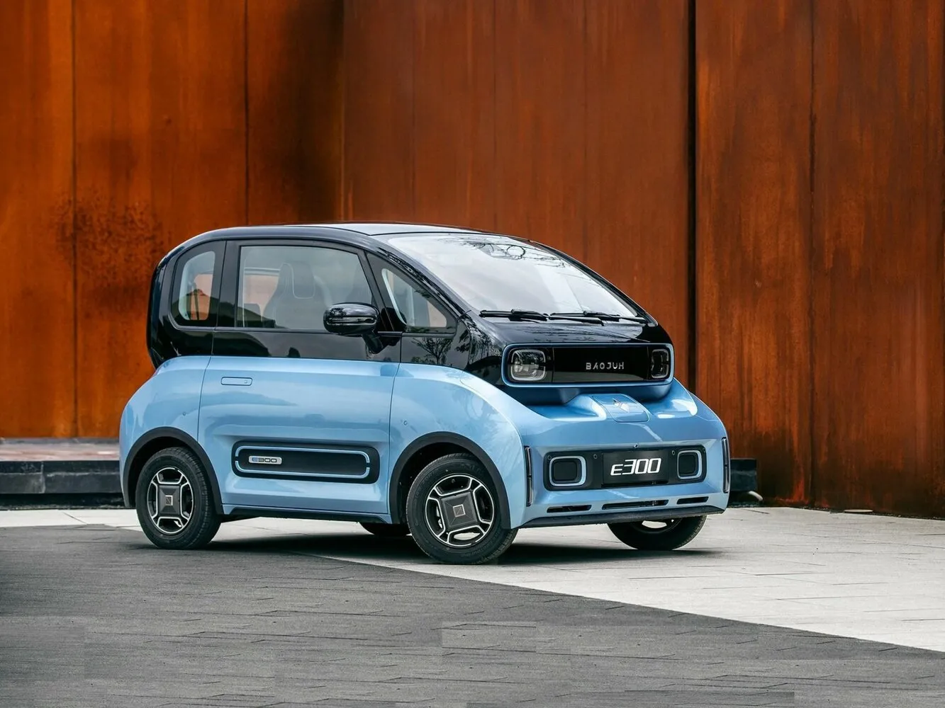 Baojun E300 