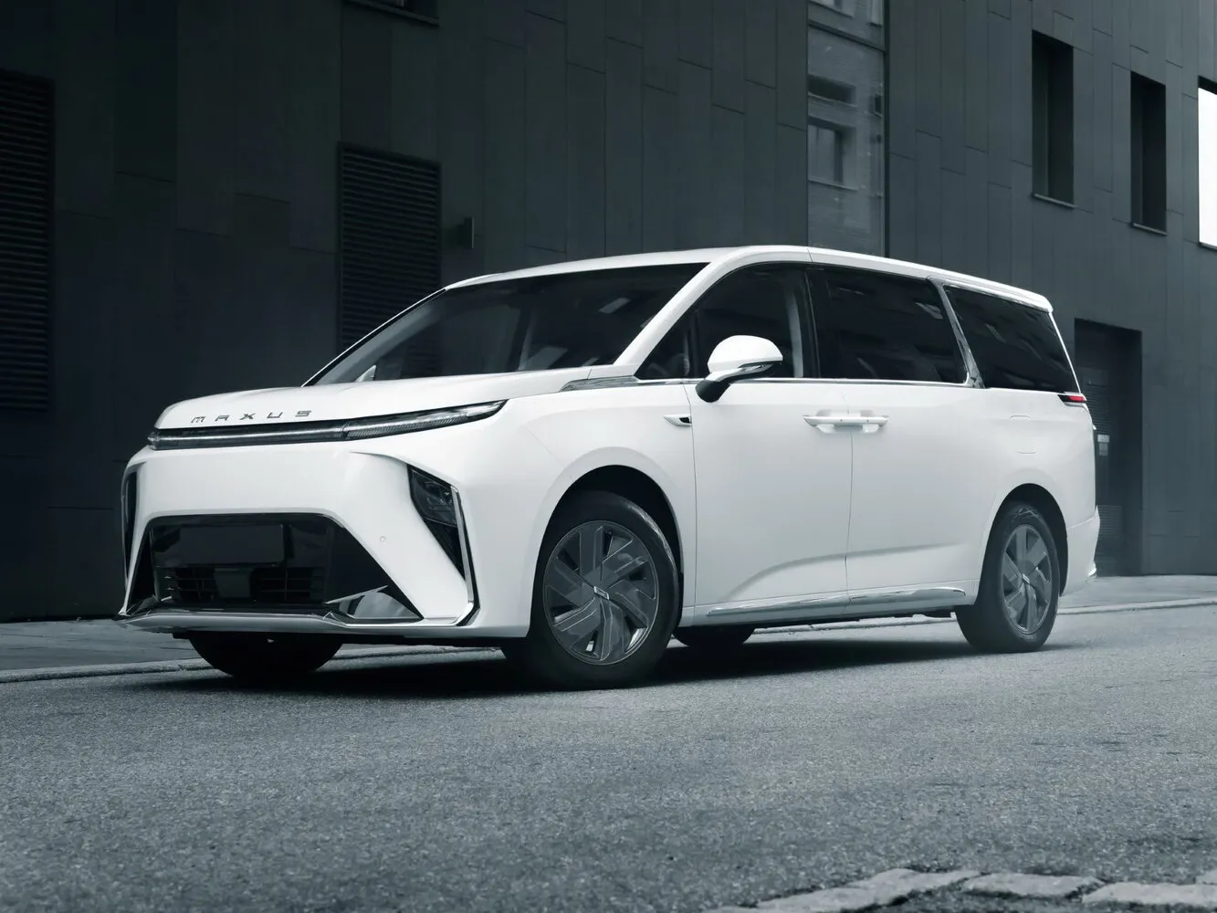 Maxus MIFA 9 