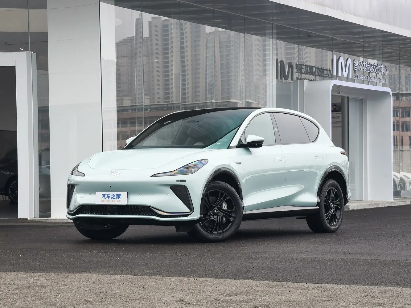 IM Motors (Zhiji) LS7 