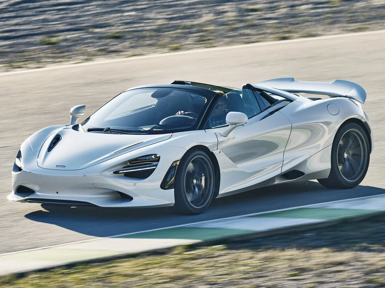 McLaren 750S 4.0 AMT (750 л.с.)