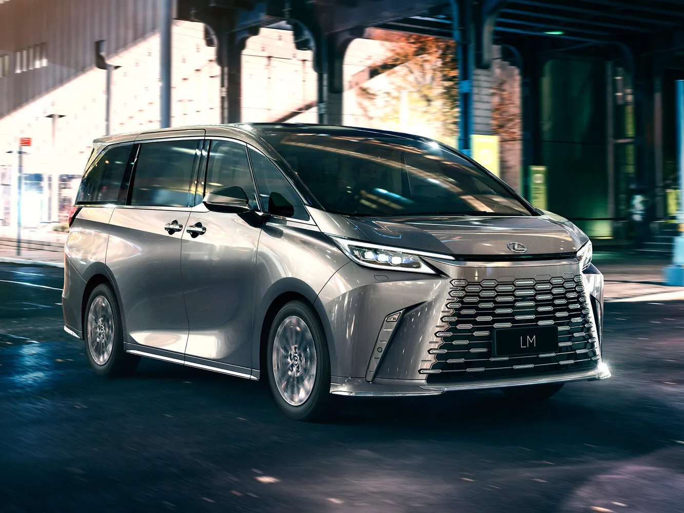 Lexus LM